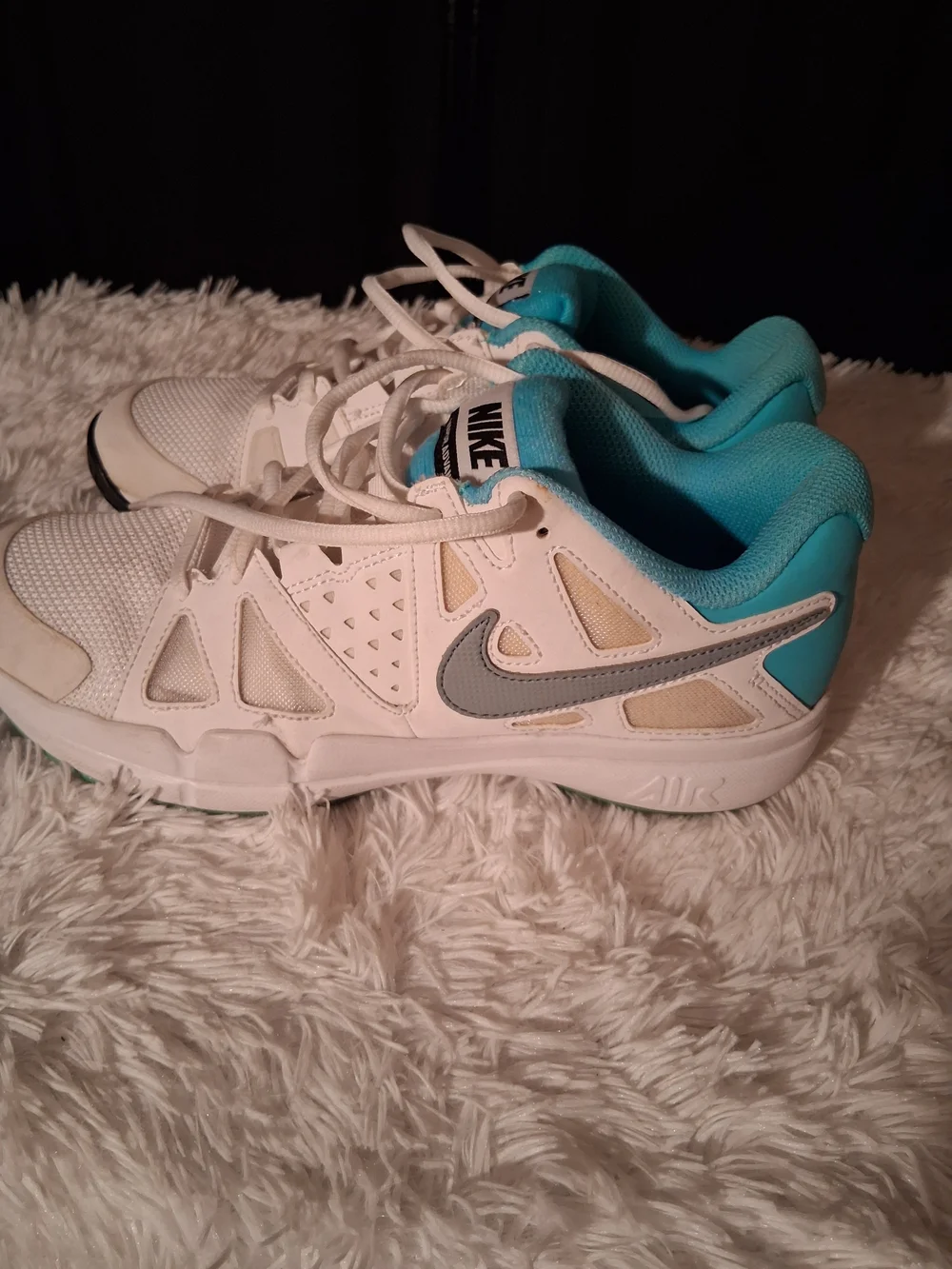 Nike White & Teal Vapor Advantage Athletic Shoes